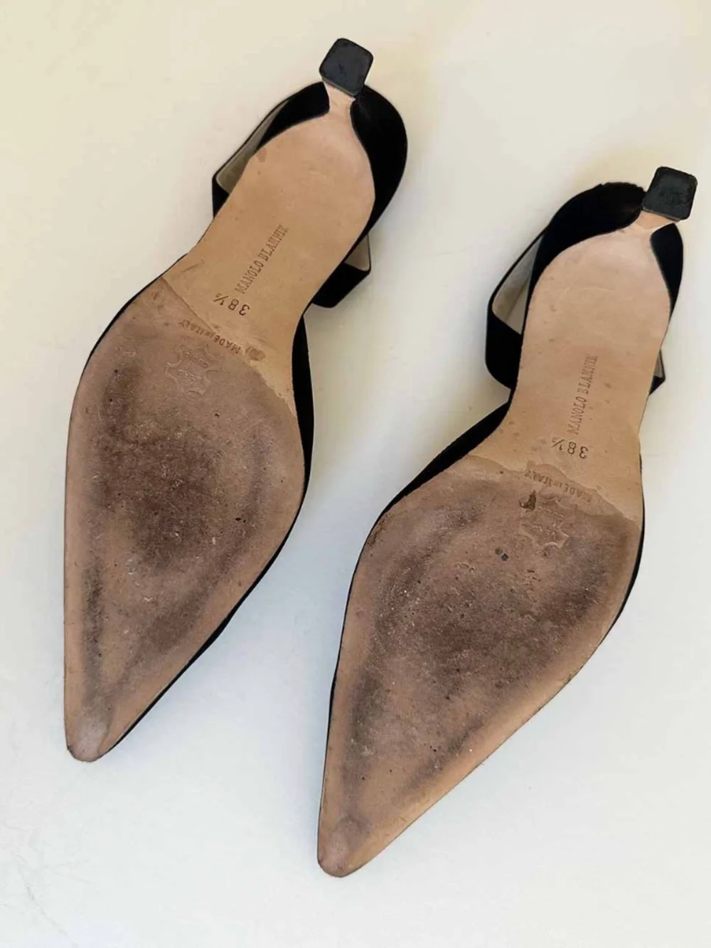 MANOLO BLAHNIK Black Crepe Pointed Toe Slingback Pumps Heels IT 38.5 US 8.5